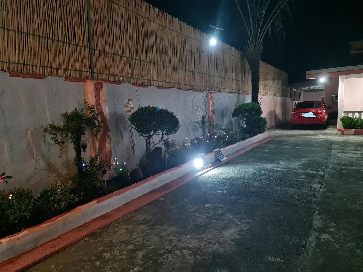 הוילה אלמינוס 150 Lucap Road מראה חיצוני תמונה